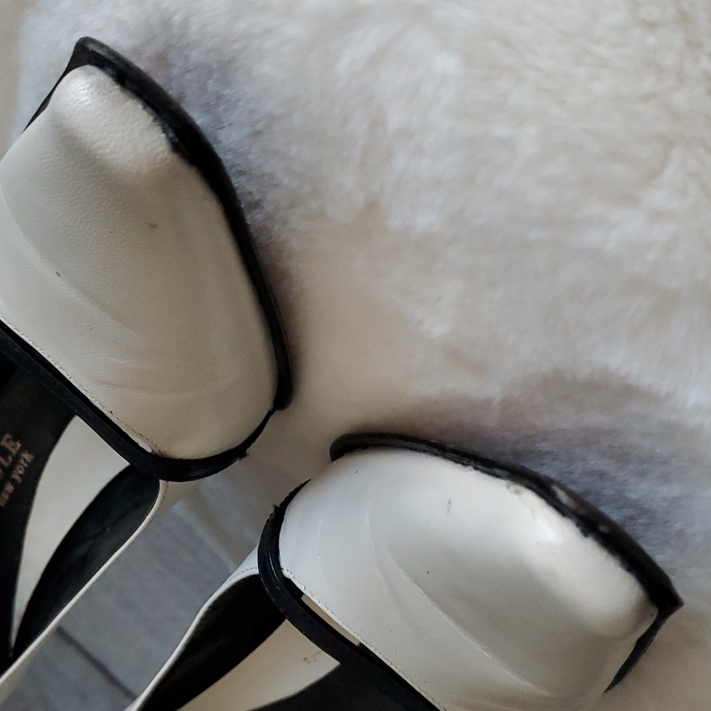 KENNETH COLE NEW YORK IVORY HEELS LEATHER SIZE 6 VINTAGE CLASSIC BLACK WHITE - Picture 5 of 14